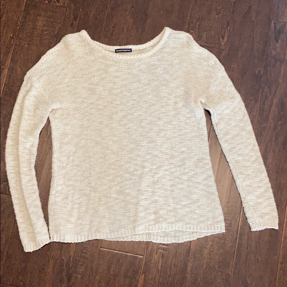 cute white brandy melville sweater!